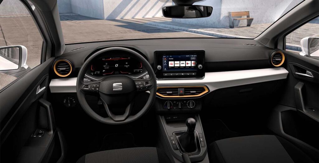 Seat-Ibiza-Reference-interior-delantera