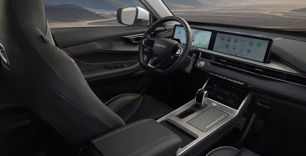 EBRO-s400-1.5-DHE-HEV-Excellent-CVT-interior-delantera.webp