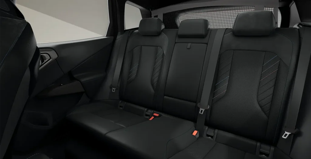 BMW-X3-30e-xDrive-interior-trasera